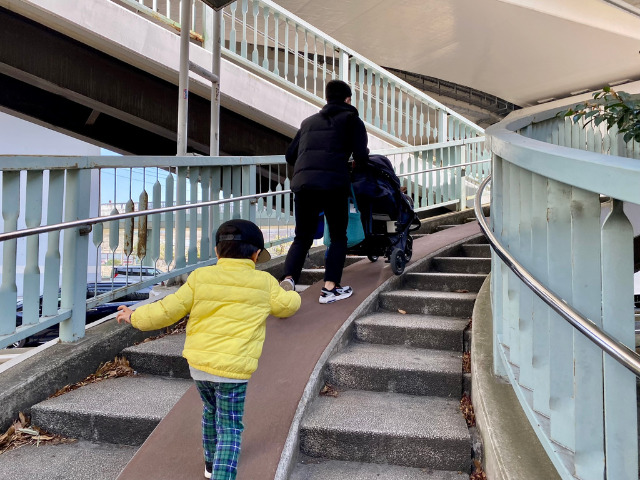 鳥浜駅　歩道橋